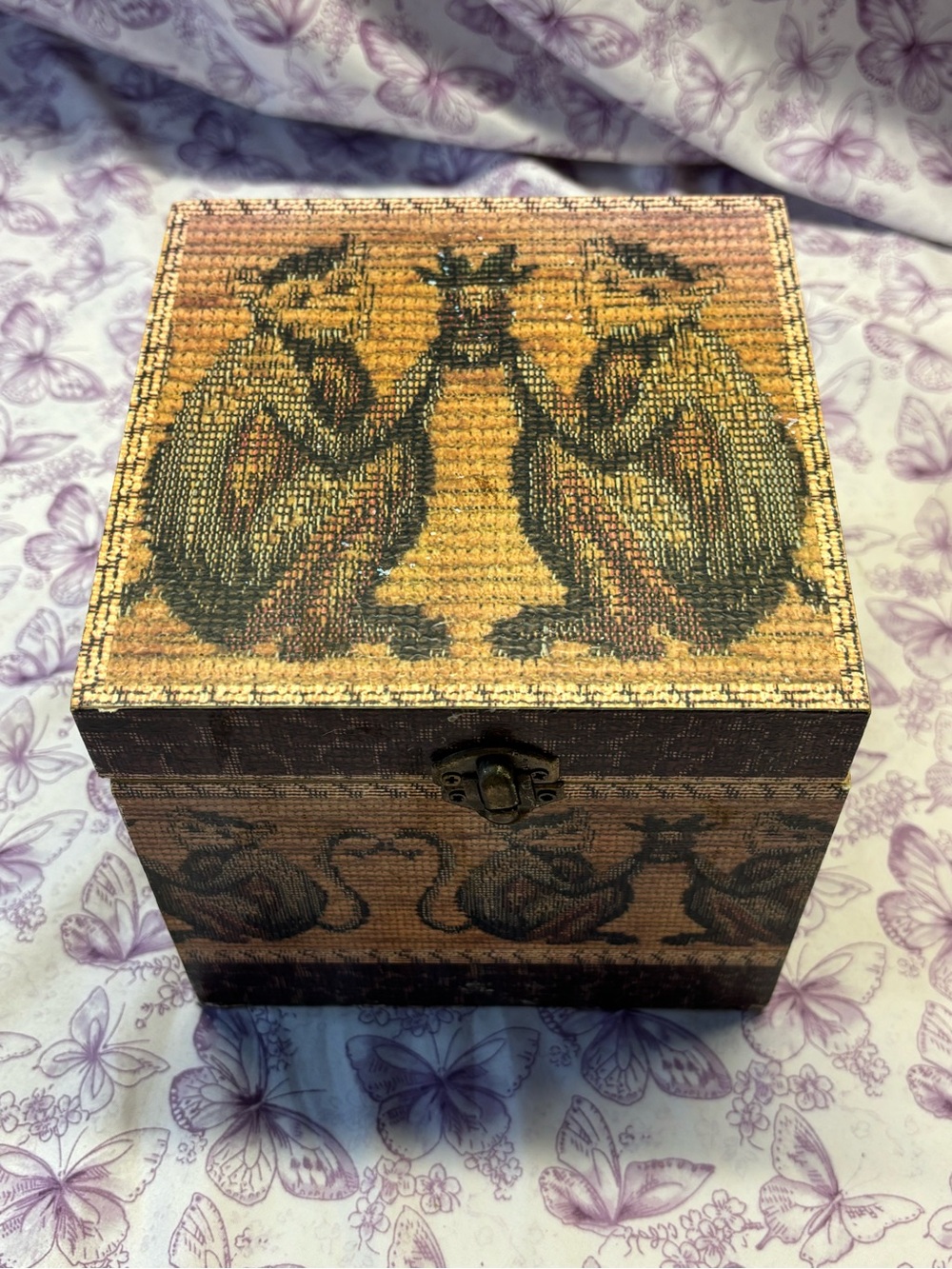 ✴️Decorative Monkey Box
